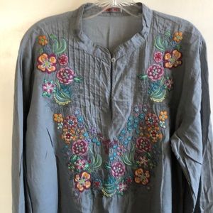 Johnny Was floral embroidered blue tunic Large XL